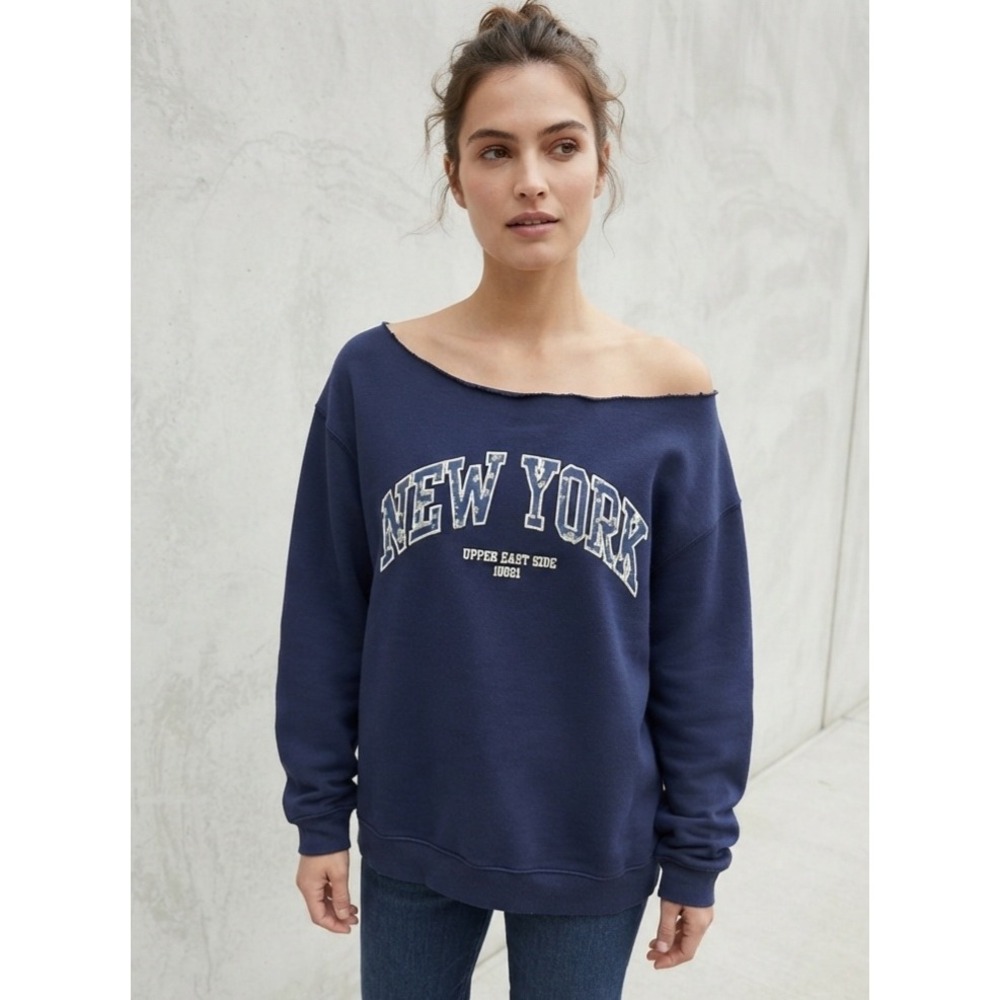 Wild Fable New York Upper East Side Off Shoulder Graphic Sweatshirt Navy L
